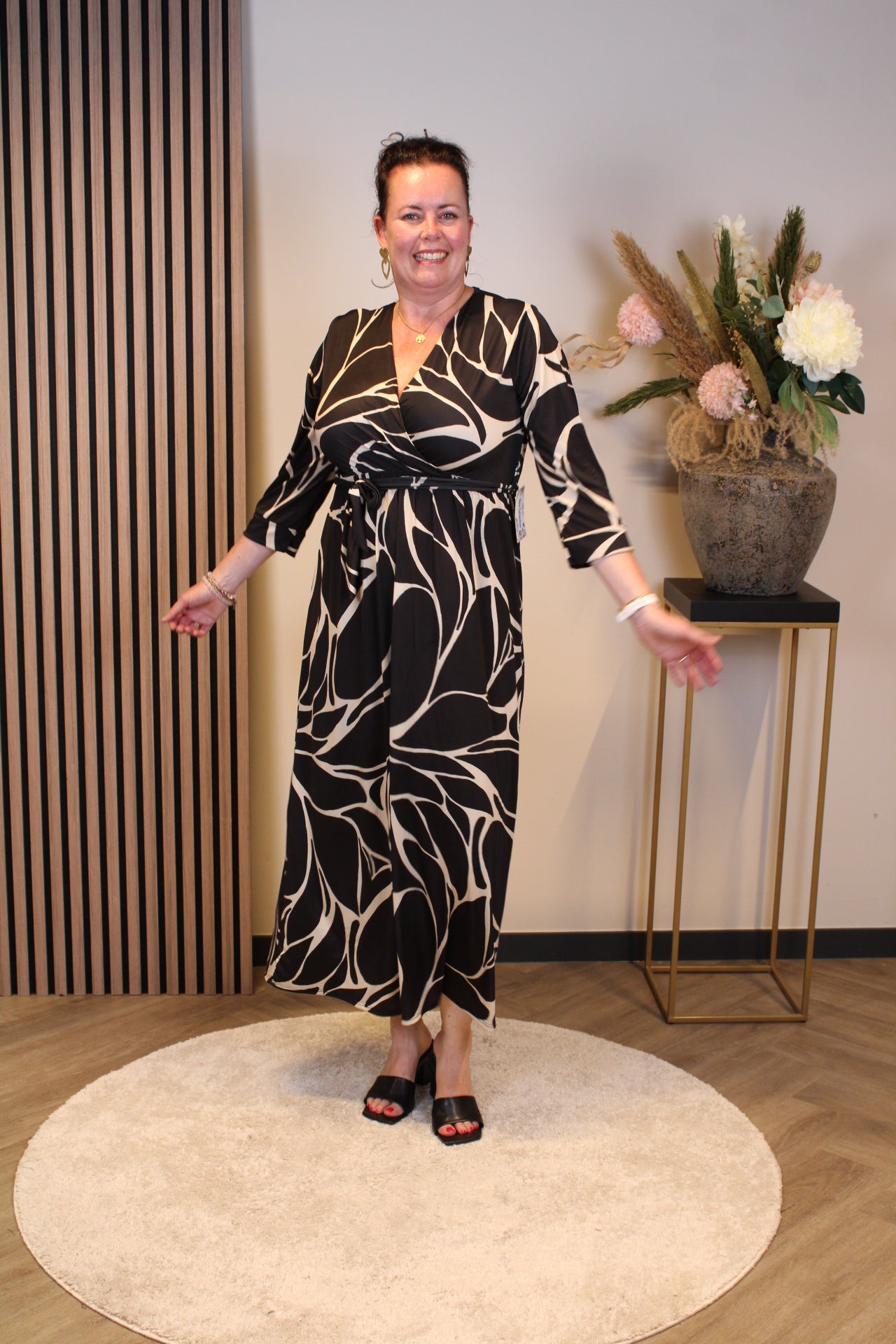 Thalina | Jurk zwart lange mouw 46 t/m 50