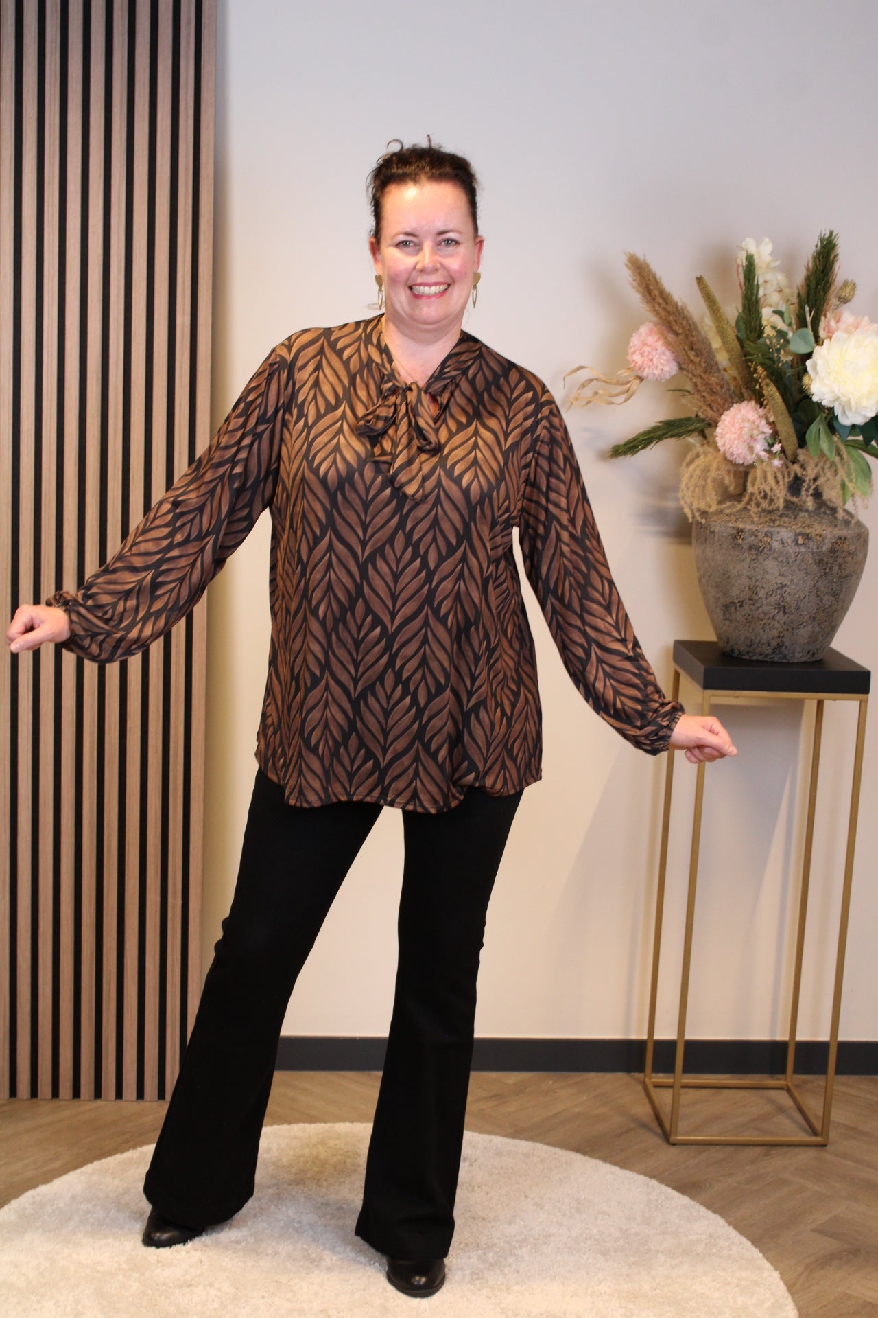 Miekje | Blouse bruin lange mouw 52 t/m 58