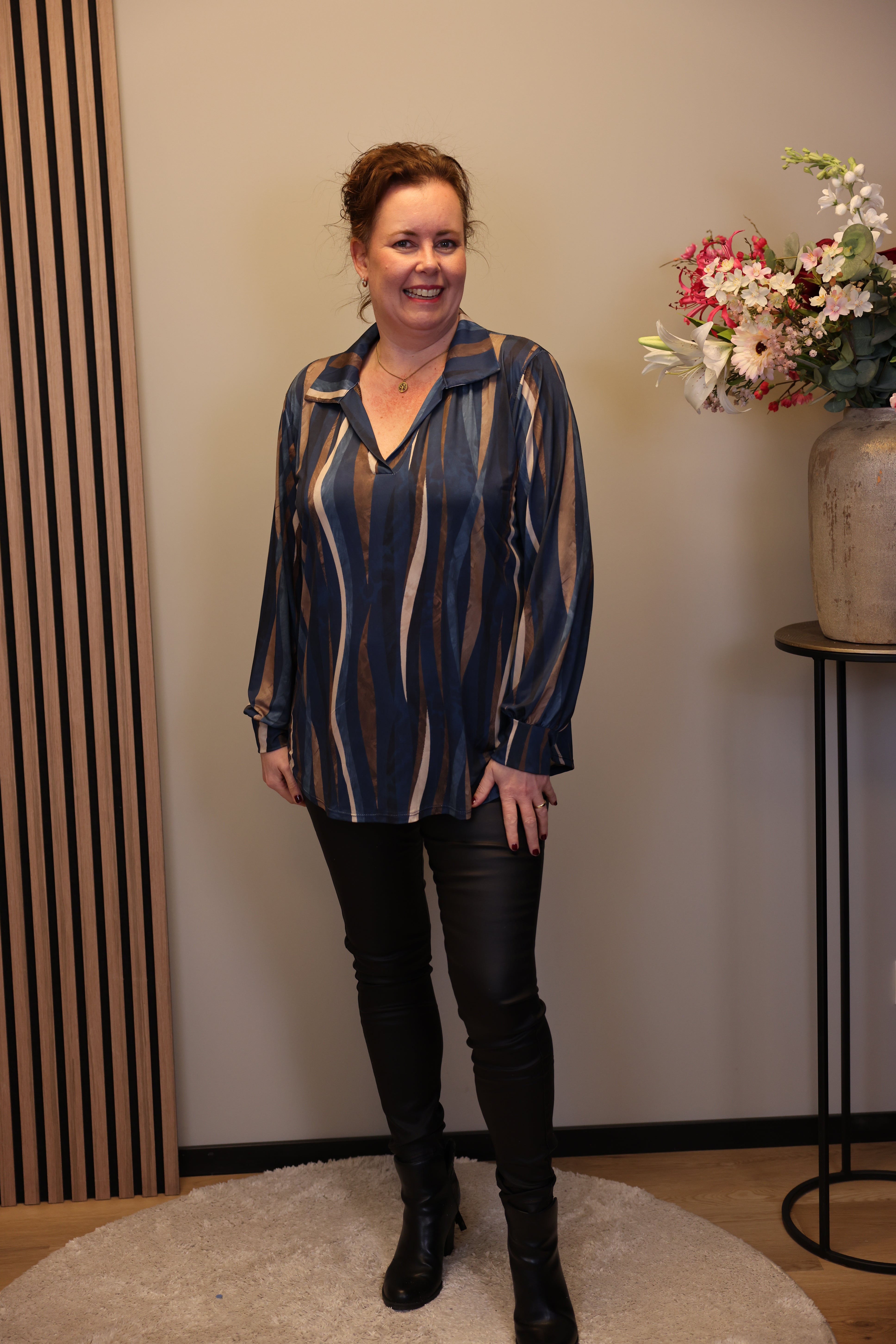 Lana | Blaue Bluse mit Kragen 38 bis 48