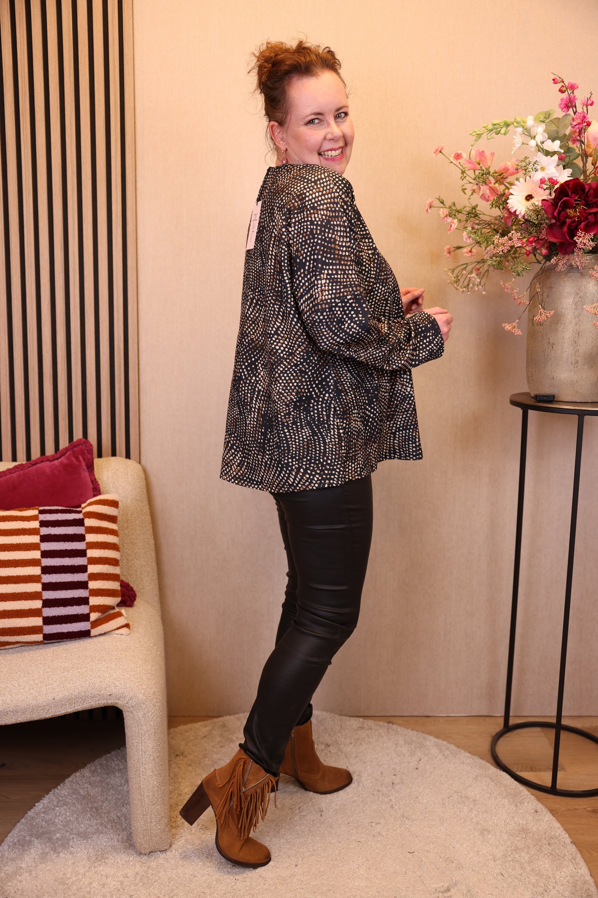Ivy | Top zwart met stippen 40 - 52