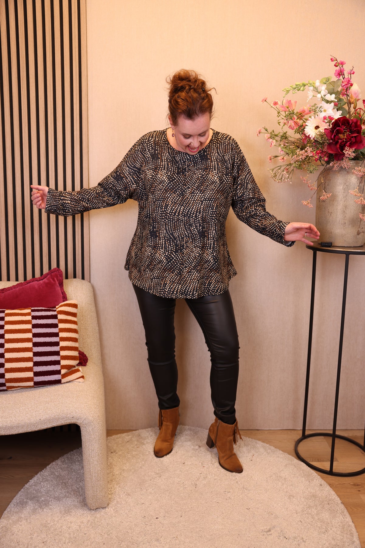 Ivy | Top zwart met stippen 40 - 52