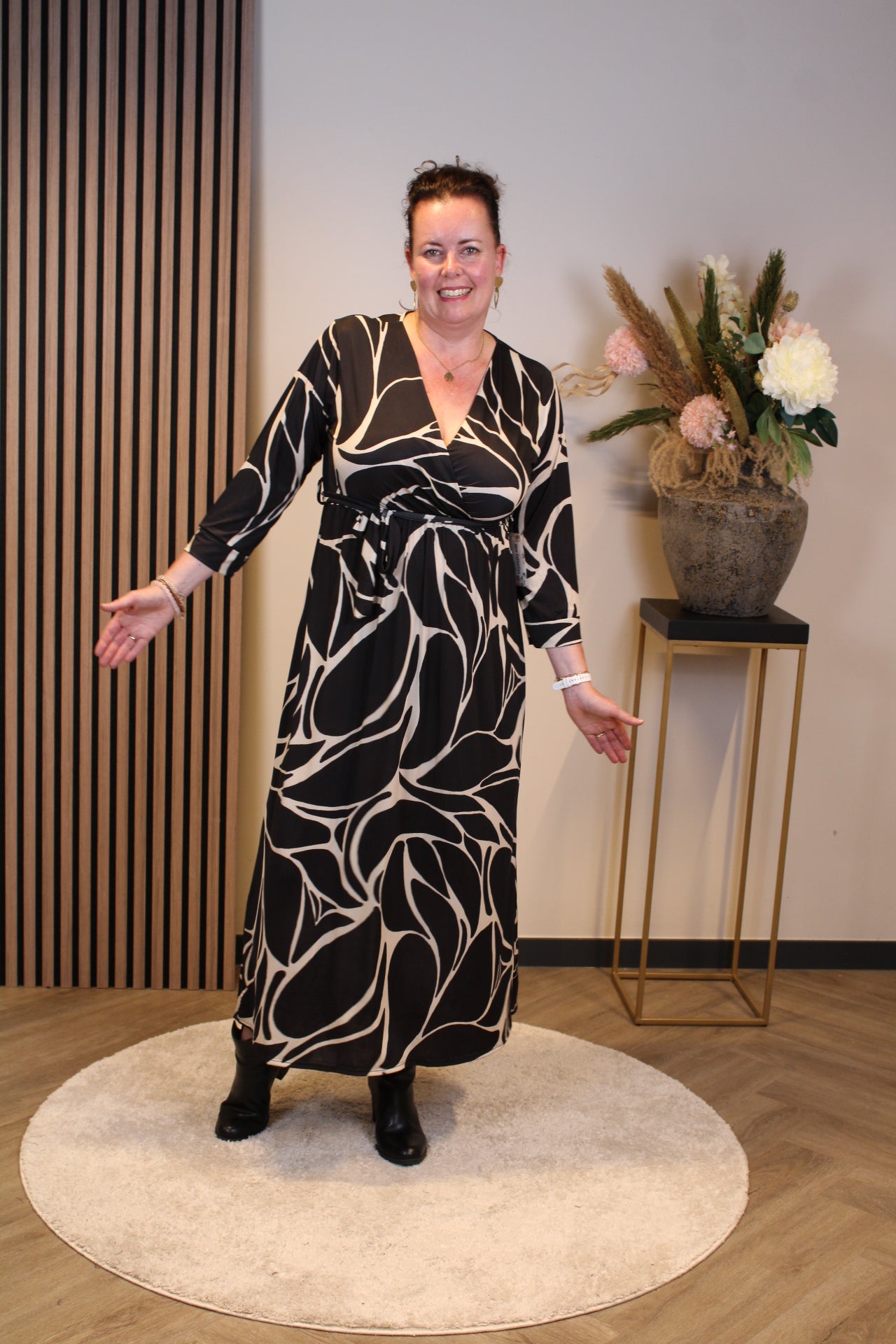Thalina | Jurk zwart lange mouw 46 t/m 50
