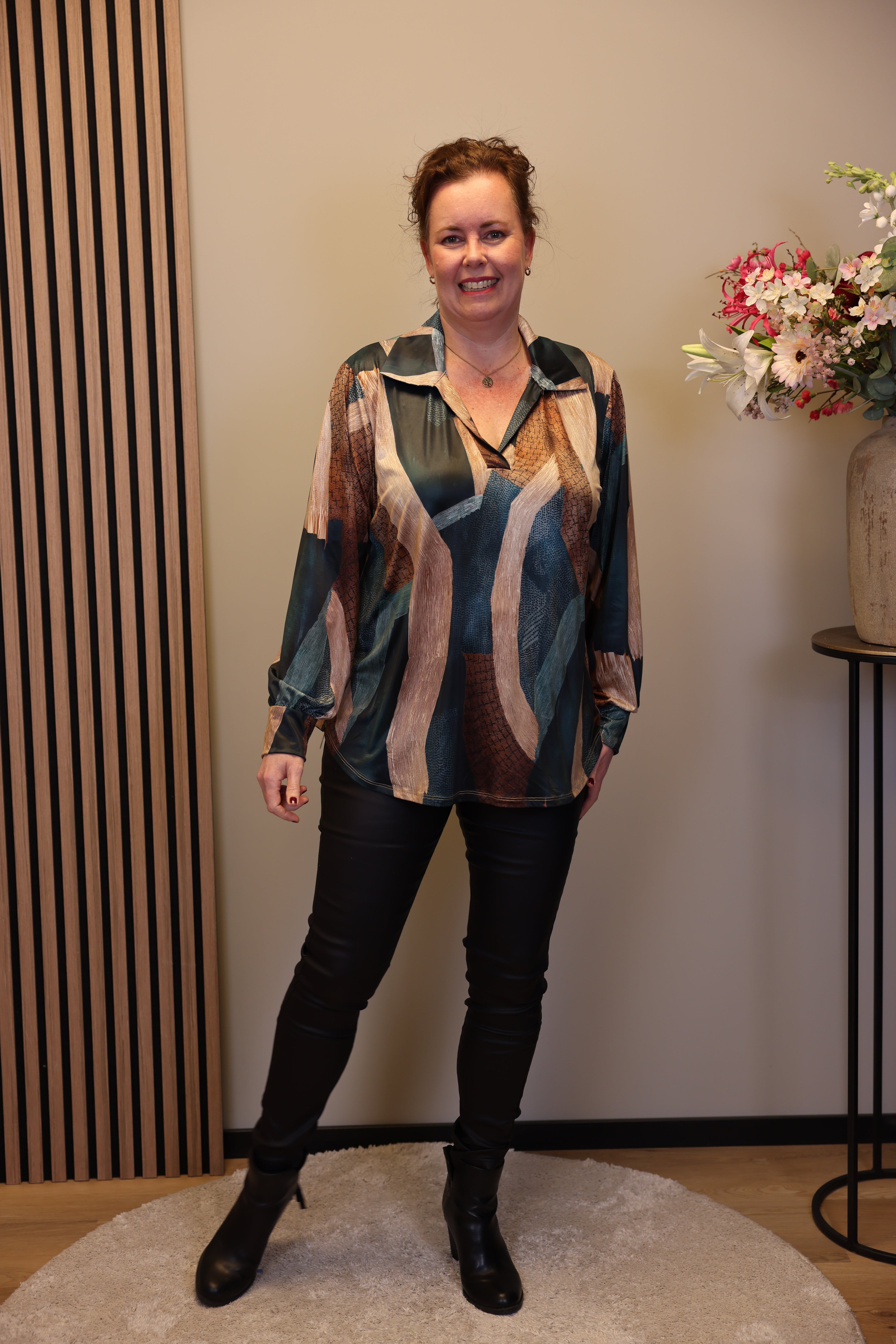 Lana | Blaue Bluse mit Kragen 38 bis 48