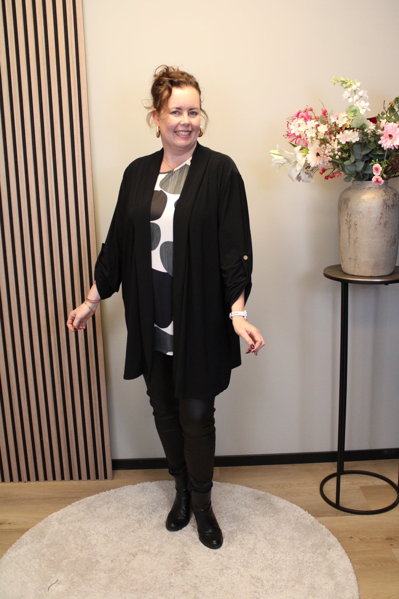 Nienke | Dun vestje kort zwart 48 t/m 52