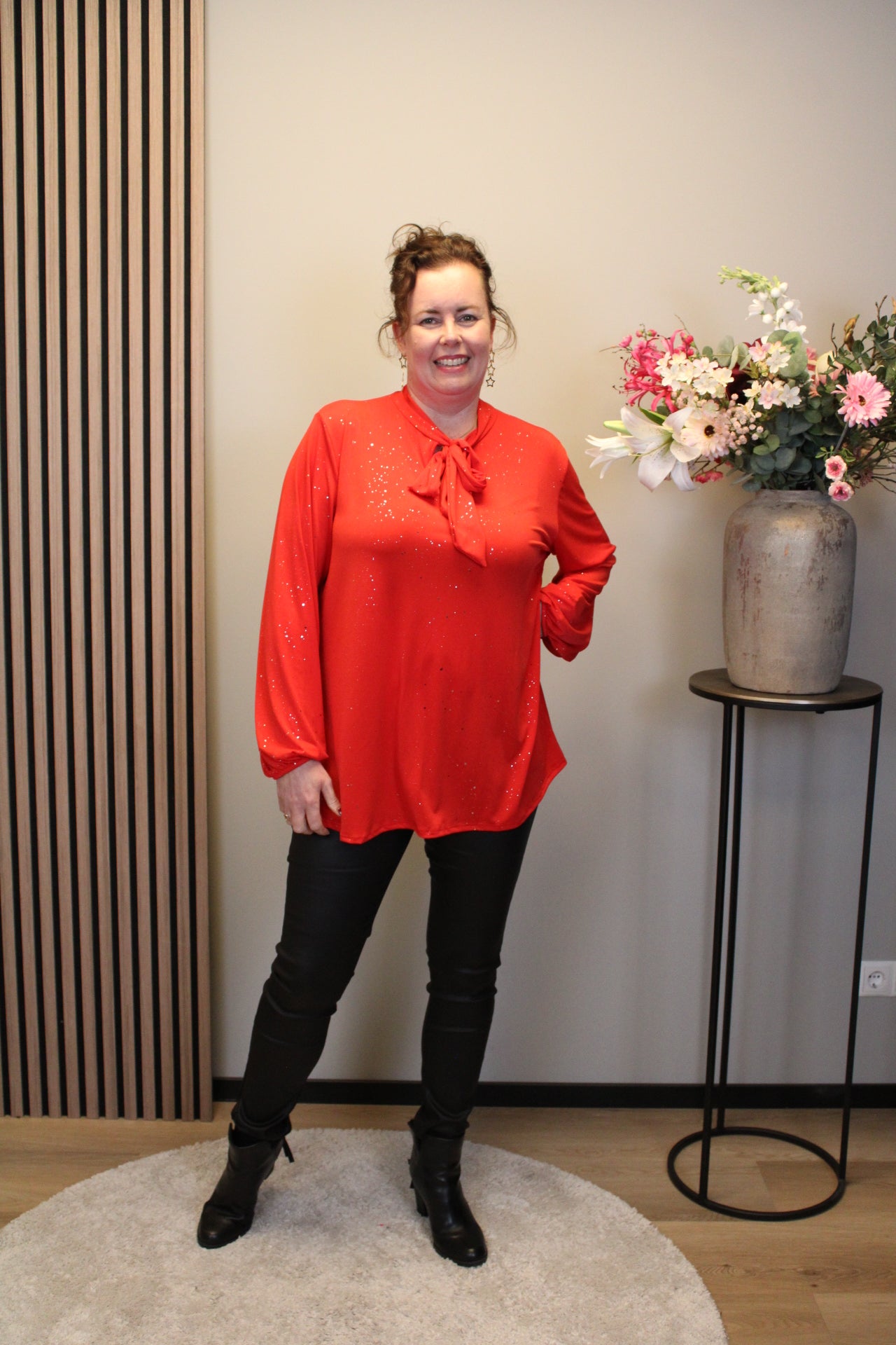 Sara | Schwarze Bluse mit Kragen 38 bis 48