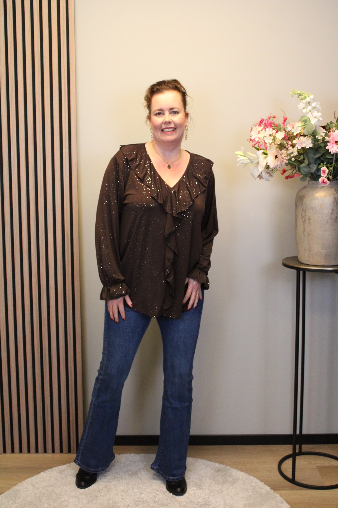 Sara | Schwarze Bluse mit Kragen 38 bis 48