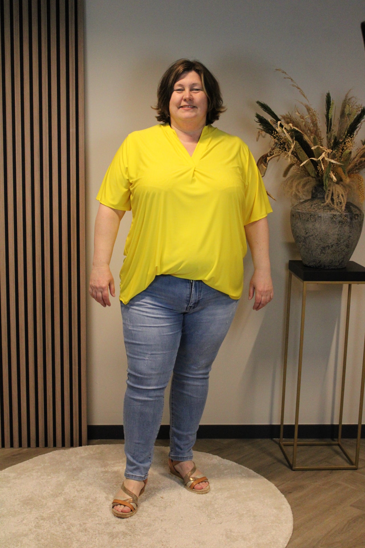 Juna | Gelbe Bluse mit kurzen Ärmeln, Größen 52 bis 58