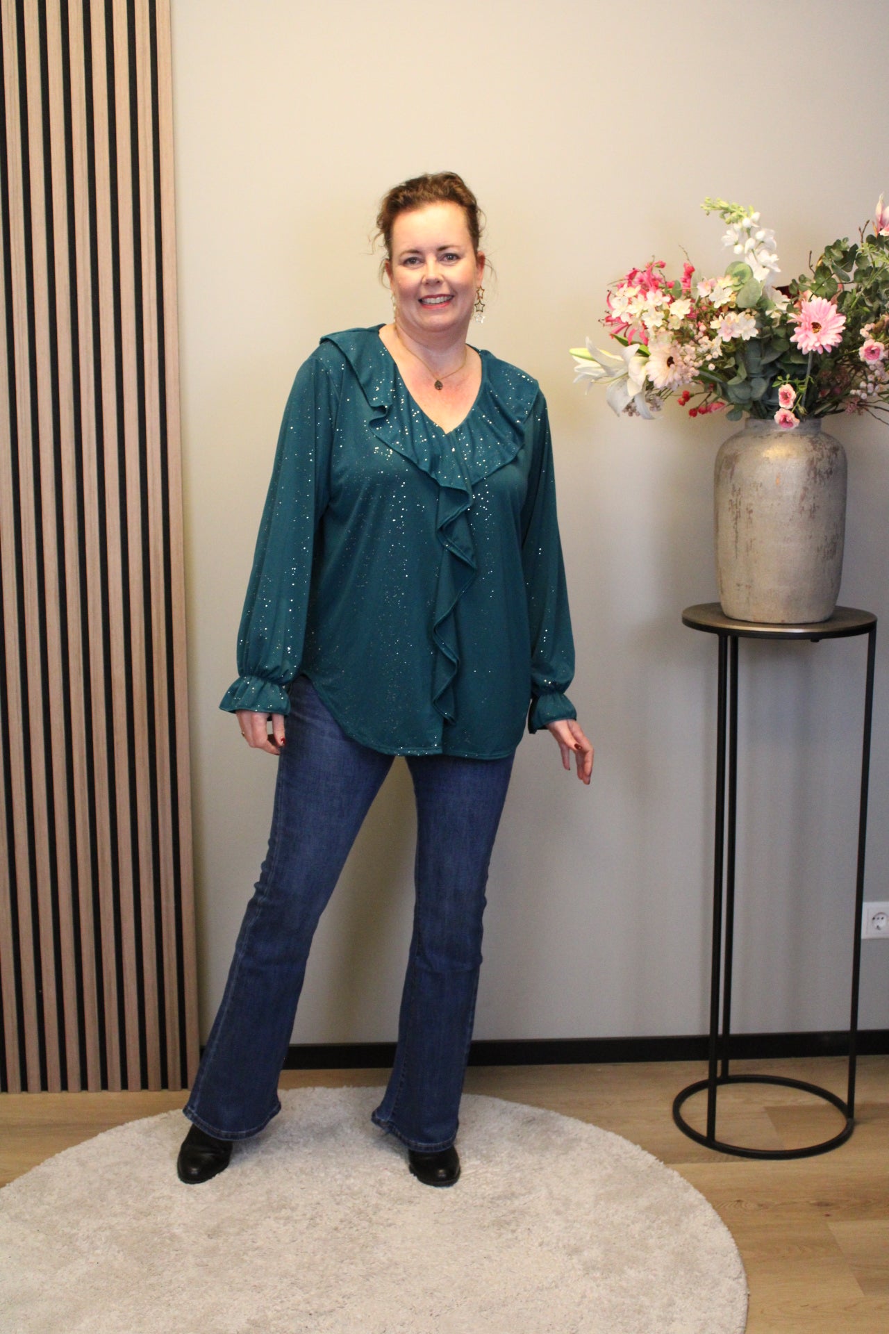 Sara | Schwarze Bluse mit Kragen 38 bis 48