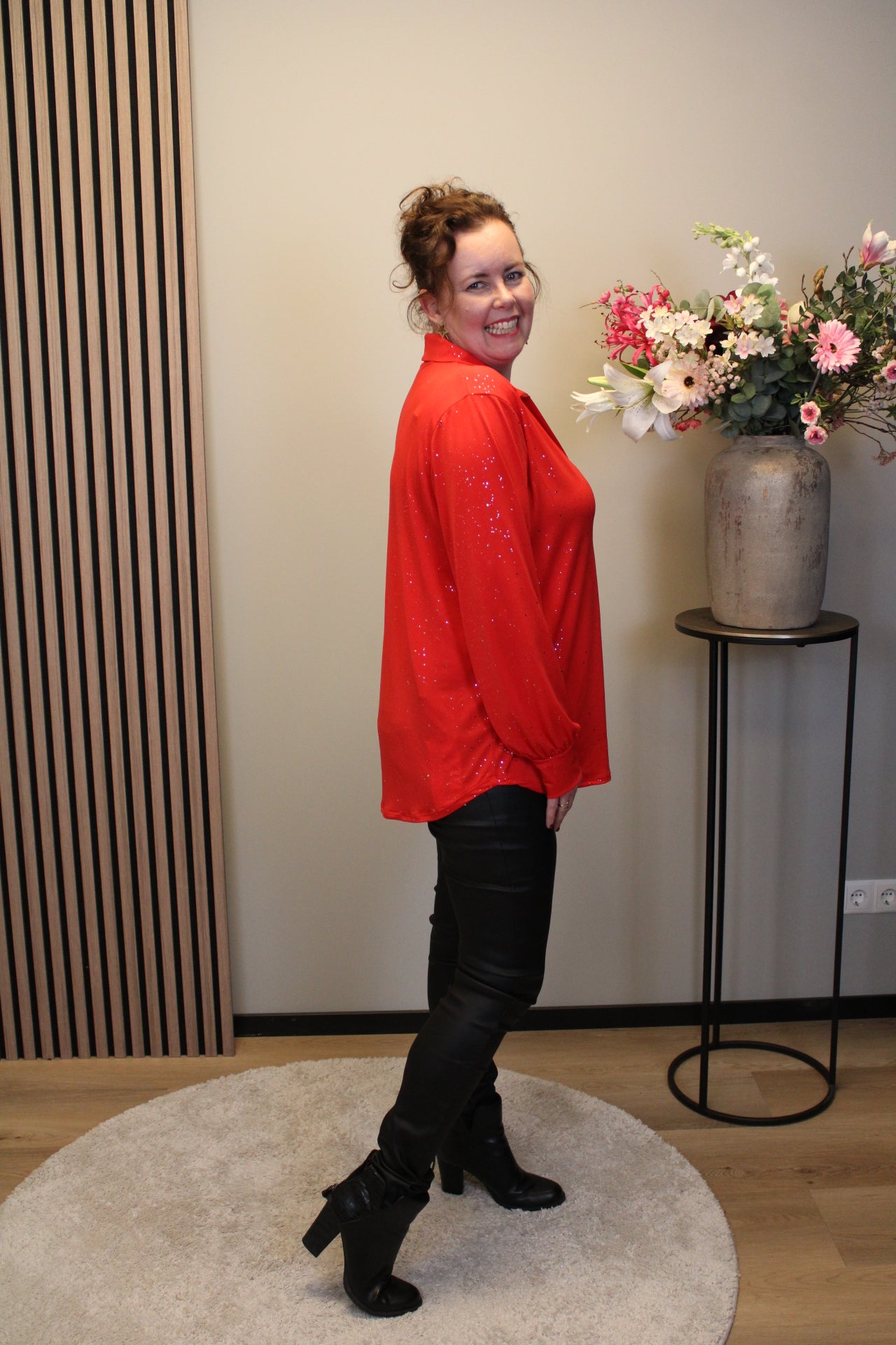 Sara | Schwarze Bluse mit Kragen 38 bis 48