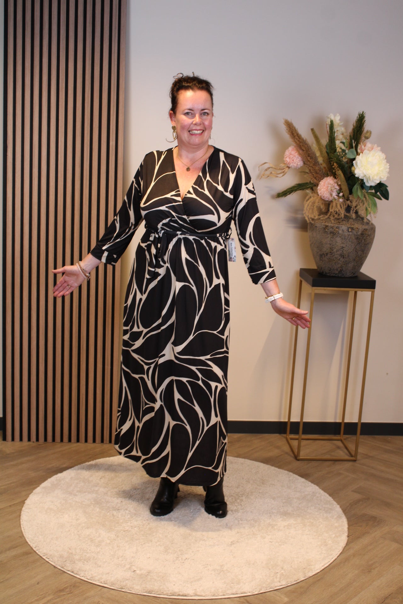 Thalina | Jurk zwart lange mouw 46 t/m 50