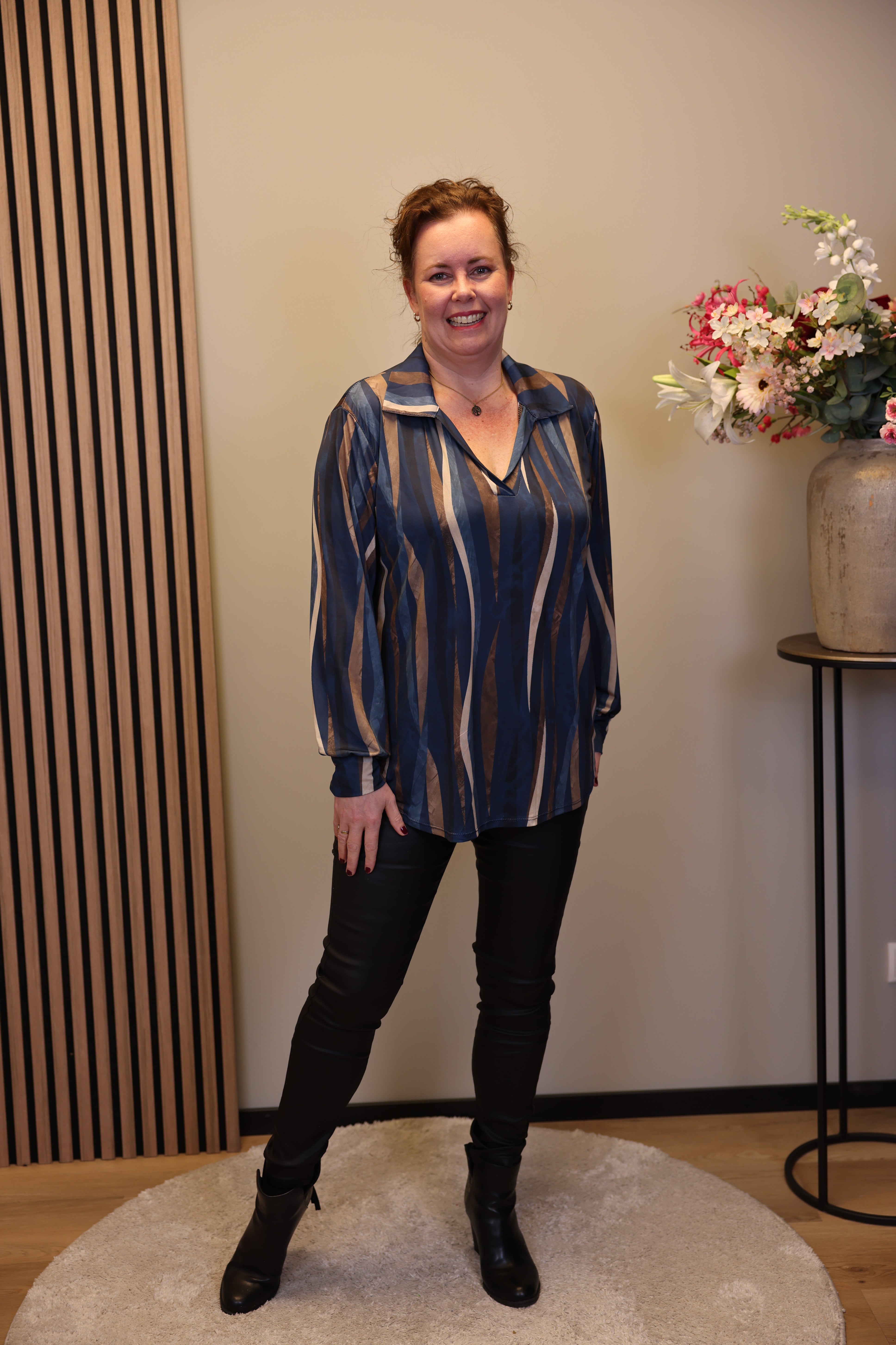 Lana | Blaue Bluse mit Kragen 38 bis 48