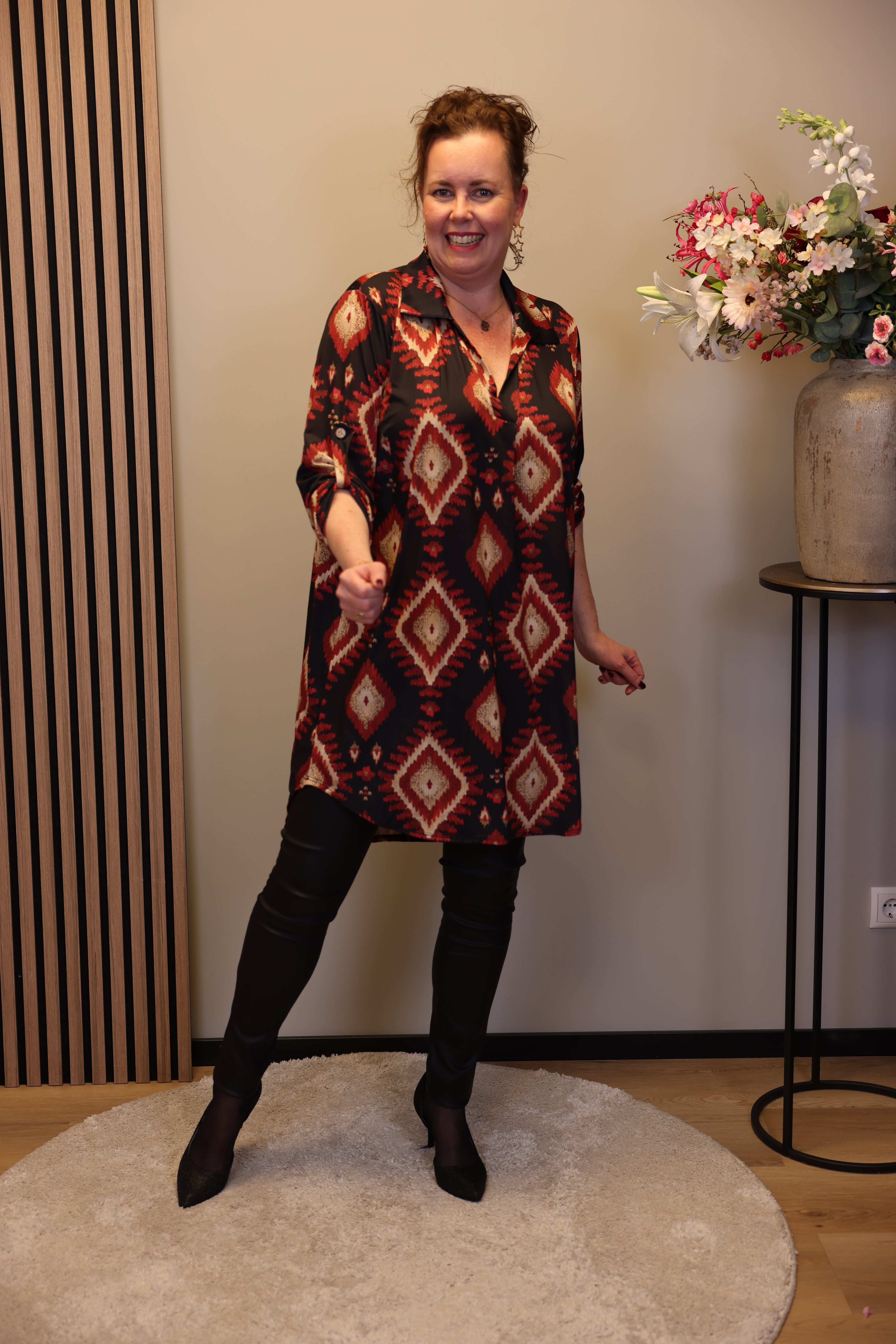 Kyra | Tuniek zwart/rood met kraagje 48 t/m 52