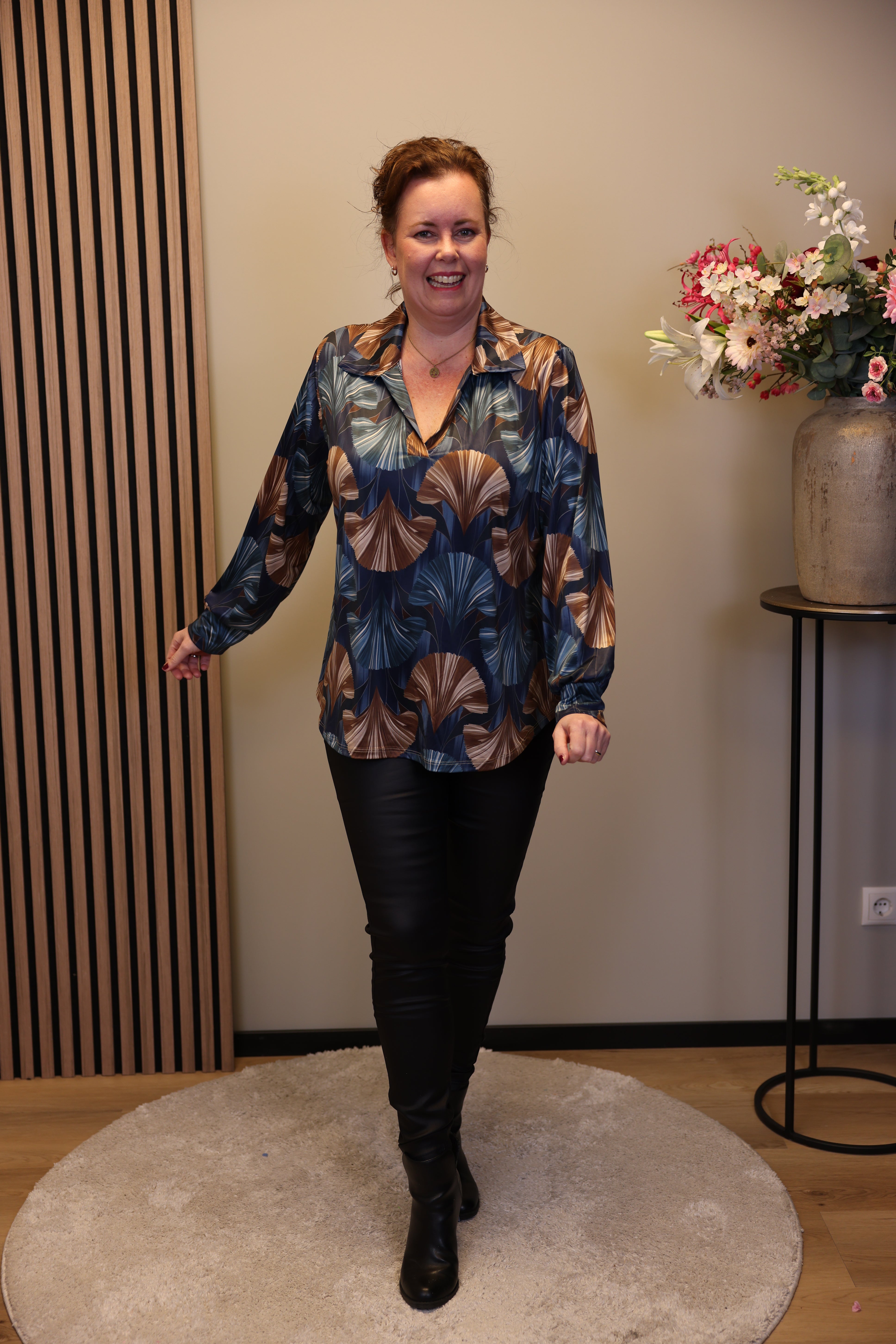 Verona | Bluse mit Kragen blau 48 bis 52