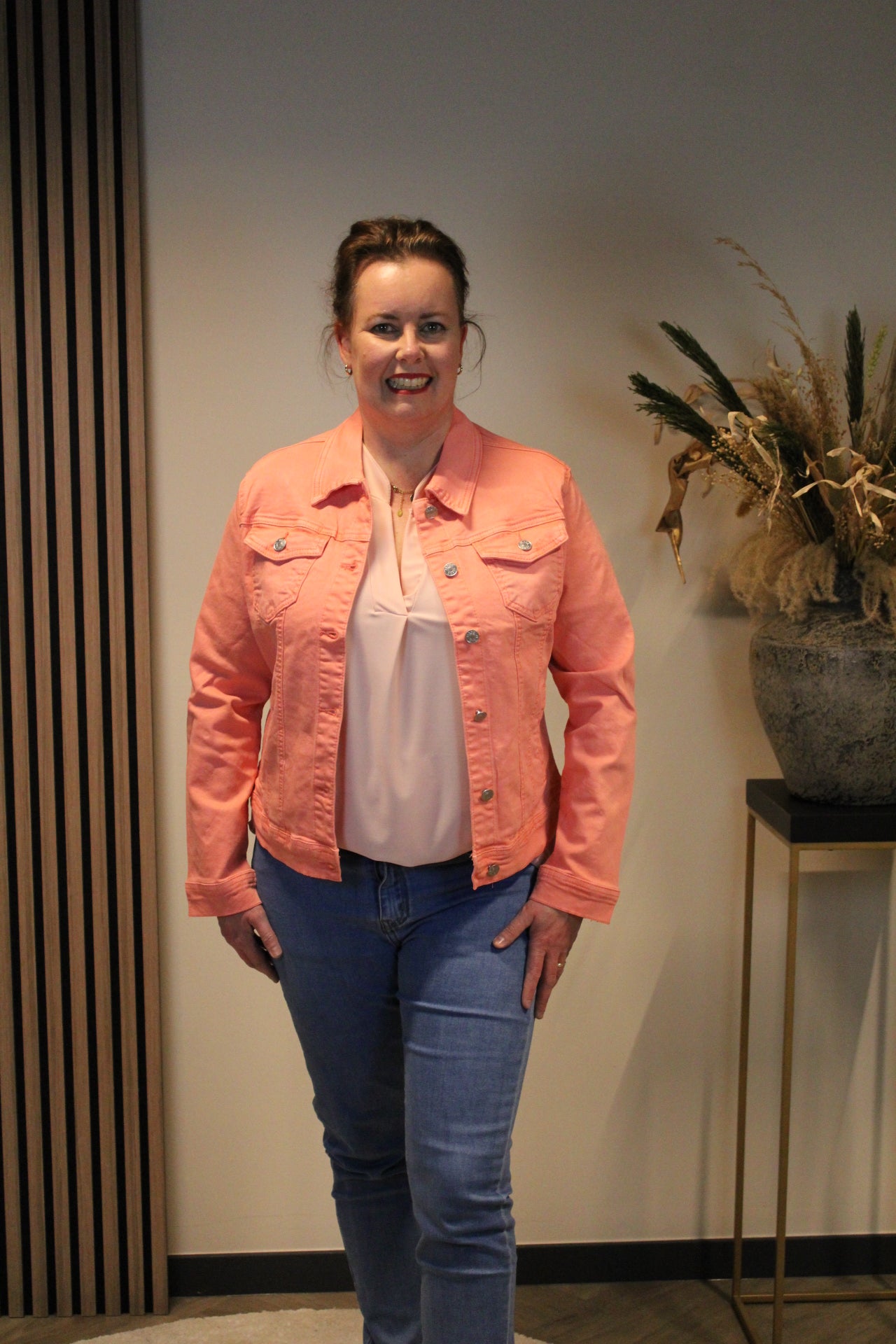 Maxime | Korallenfarbene Jeansjacke