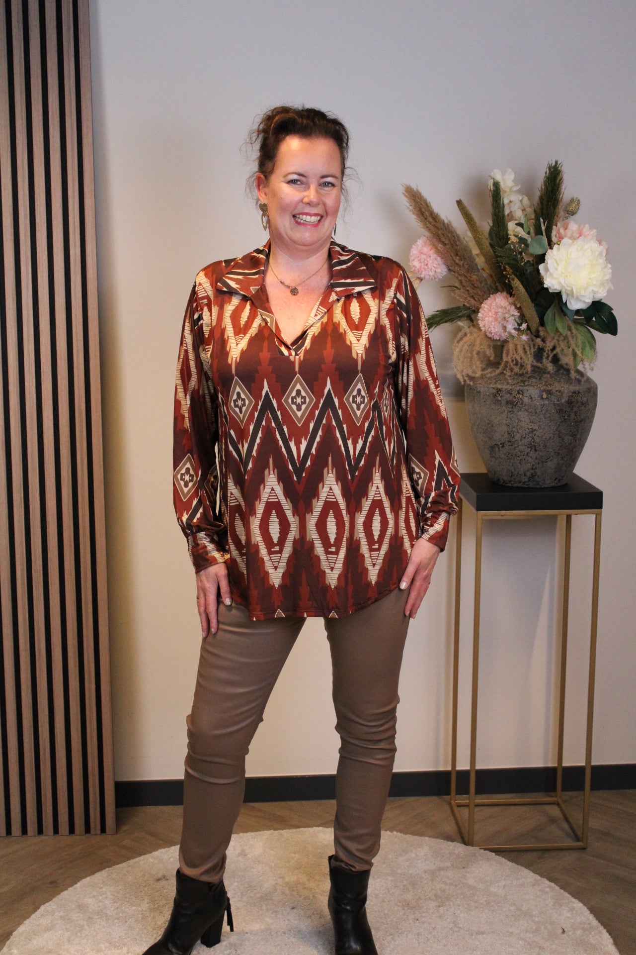 Lando | Blouse bruin met kraagje 48 t/m 52