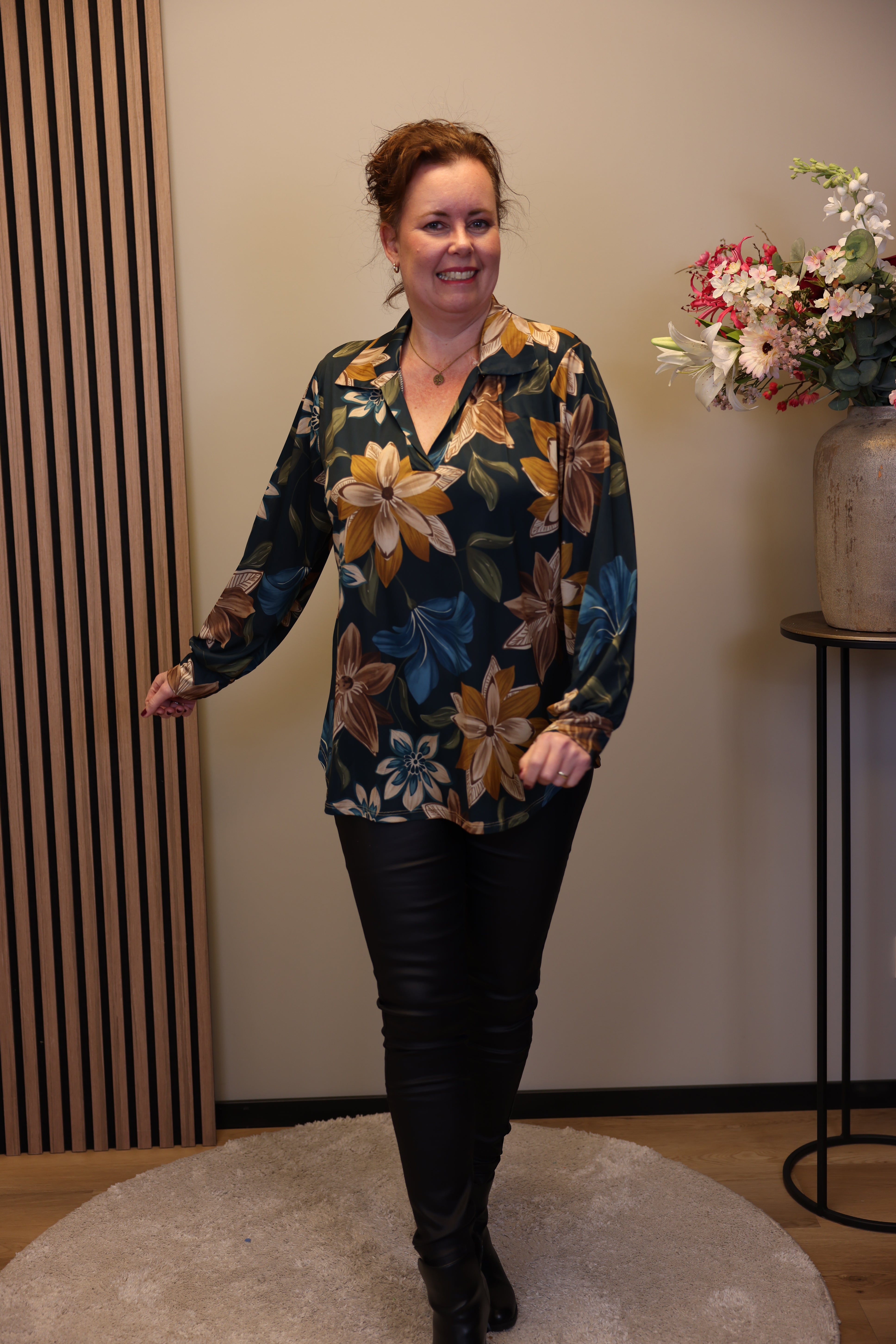 Verona | Bluse mit Kragen blau 48 bis 52