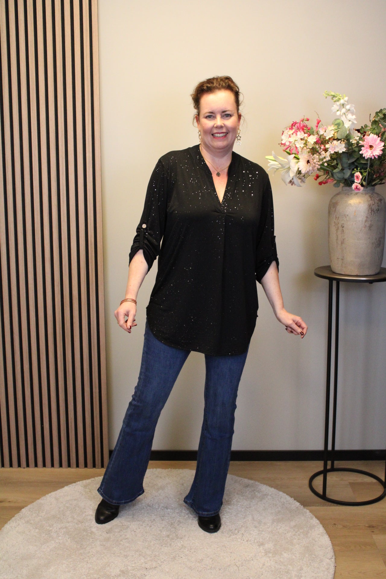 Sara | Schwarze Bluse mit Kragen 38 bis 48