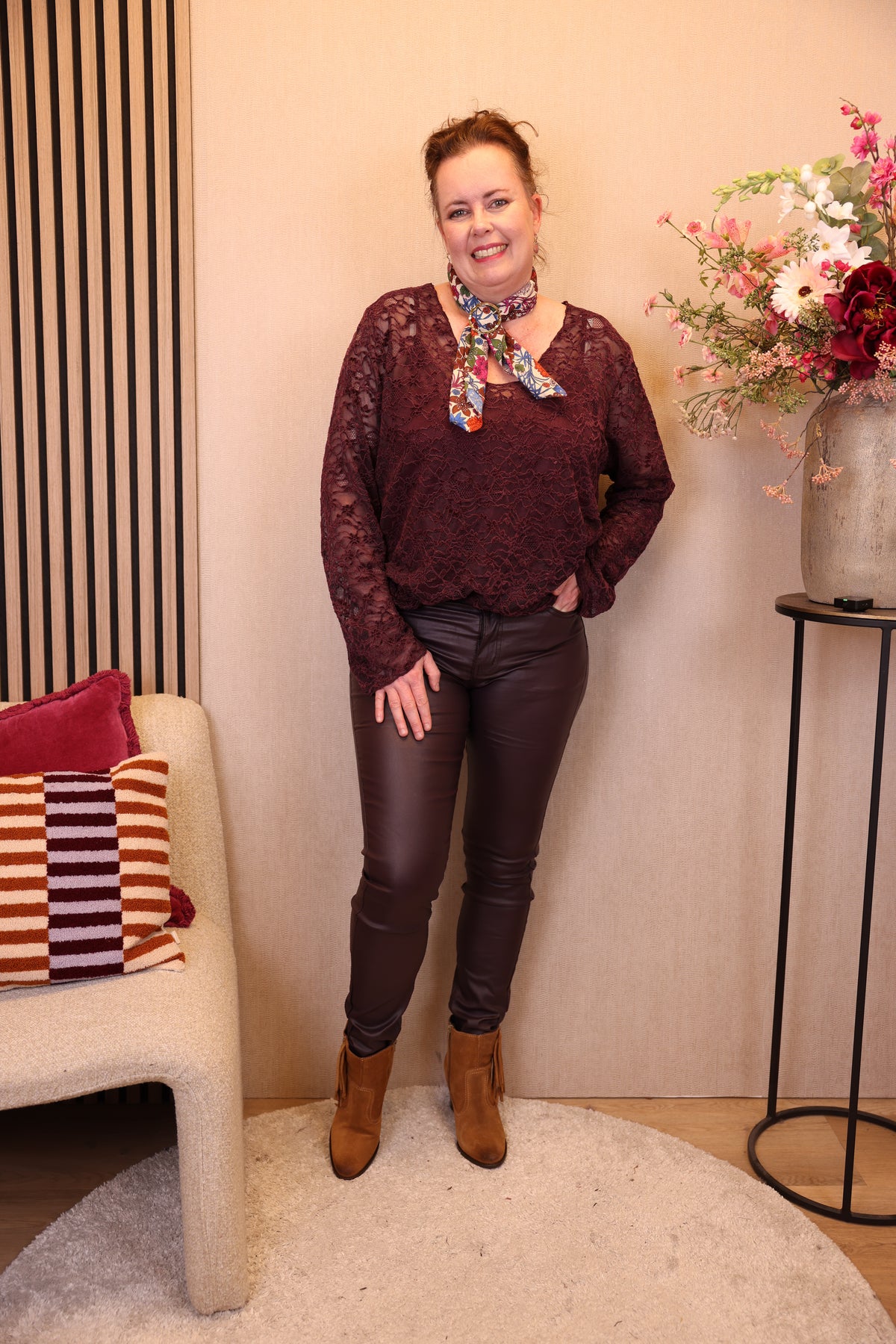 Helen | Lerenlook broek bordeaux 40 - 48