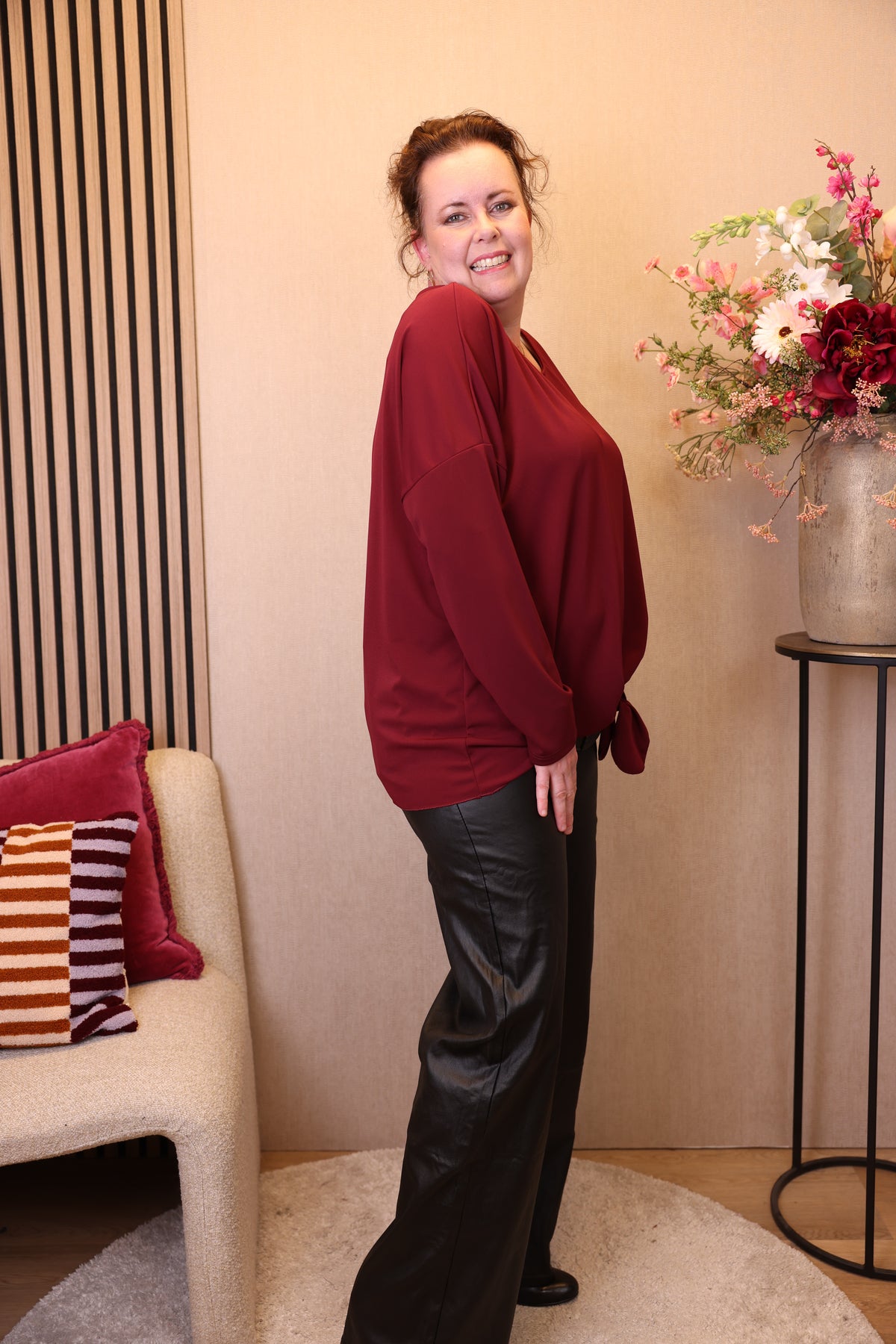 Kyra | Top bordeaux met knoop 40 - 48