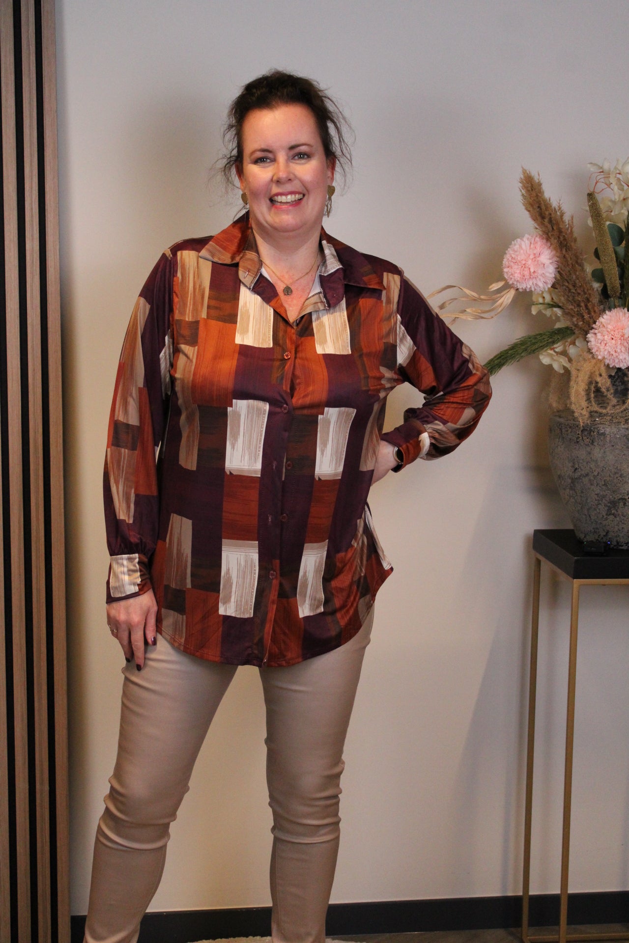 Sara | Schwarze Bluse mit Kragen 38 bis 48