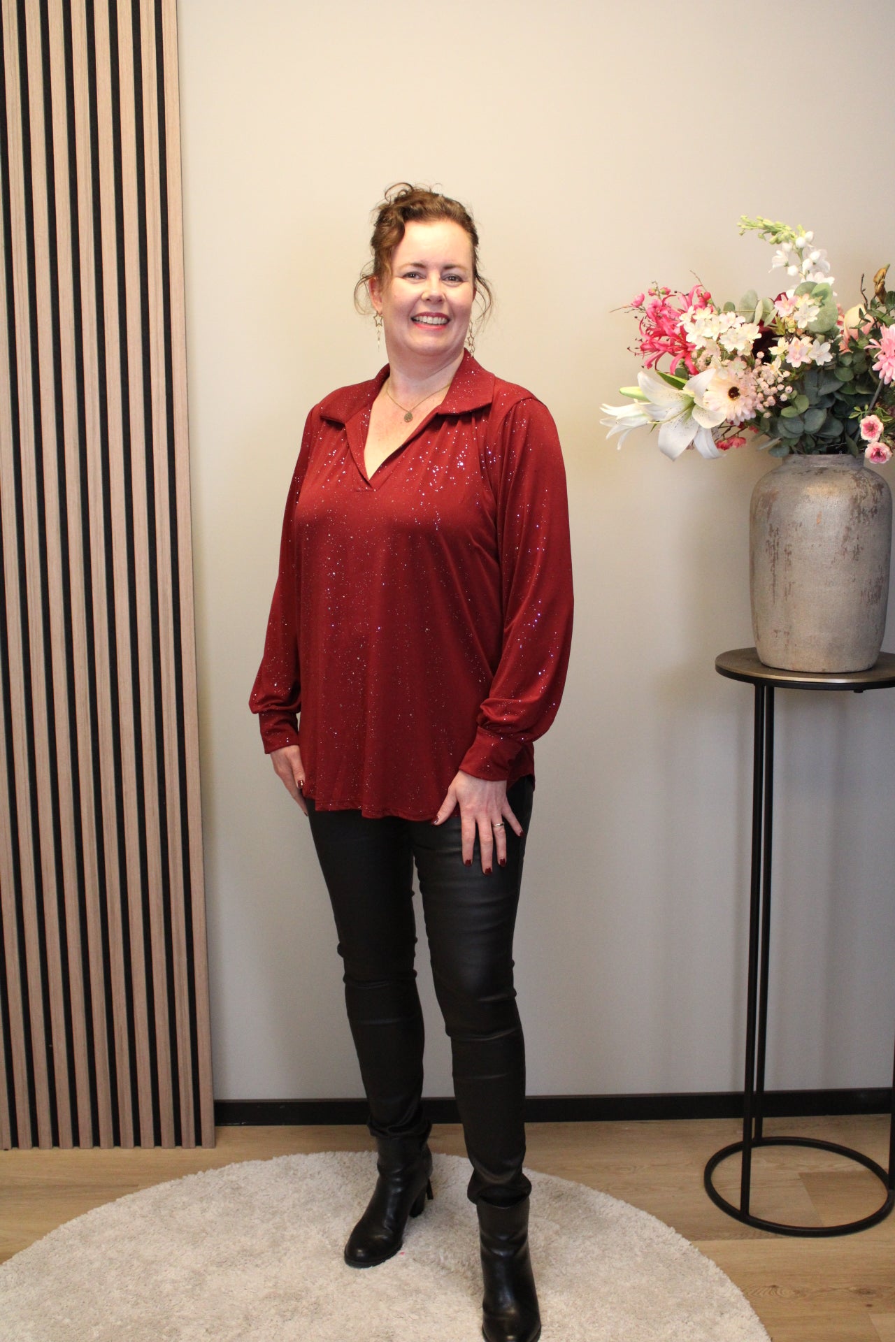 Sara | Schwarze Bluse mit Kragen 38 bis 48