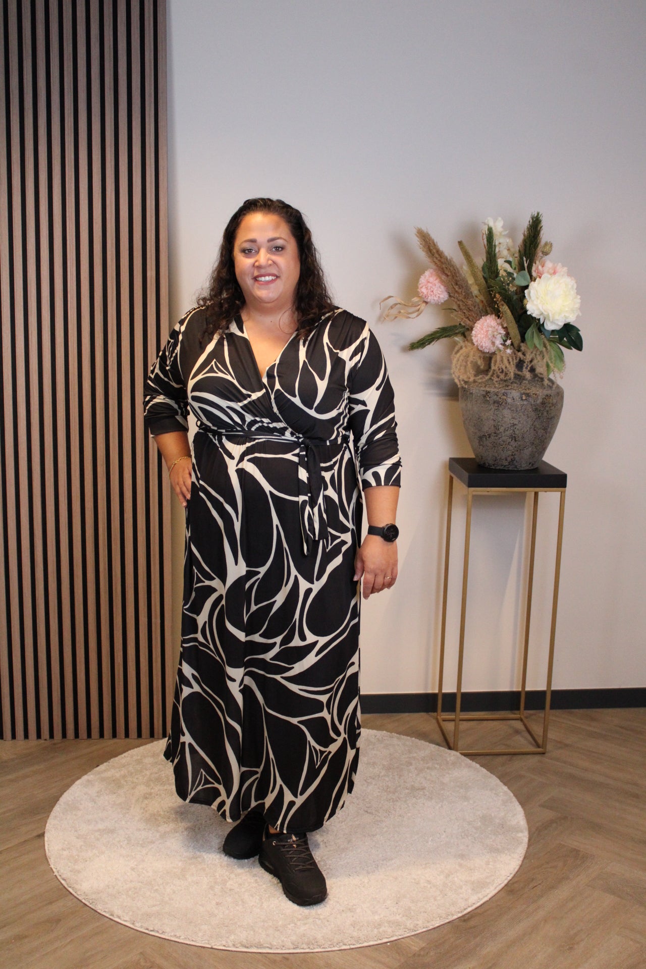 Thalina | Schwarzes Langarmkleid 46 bis 50