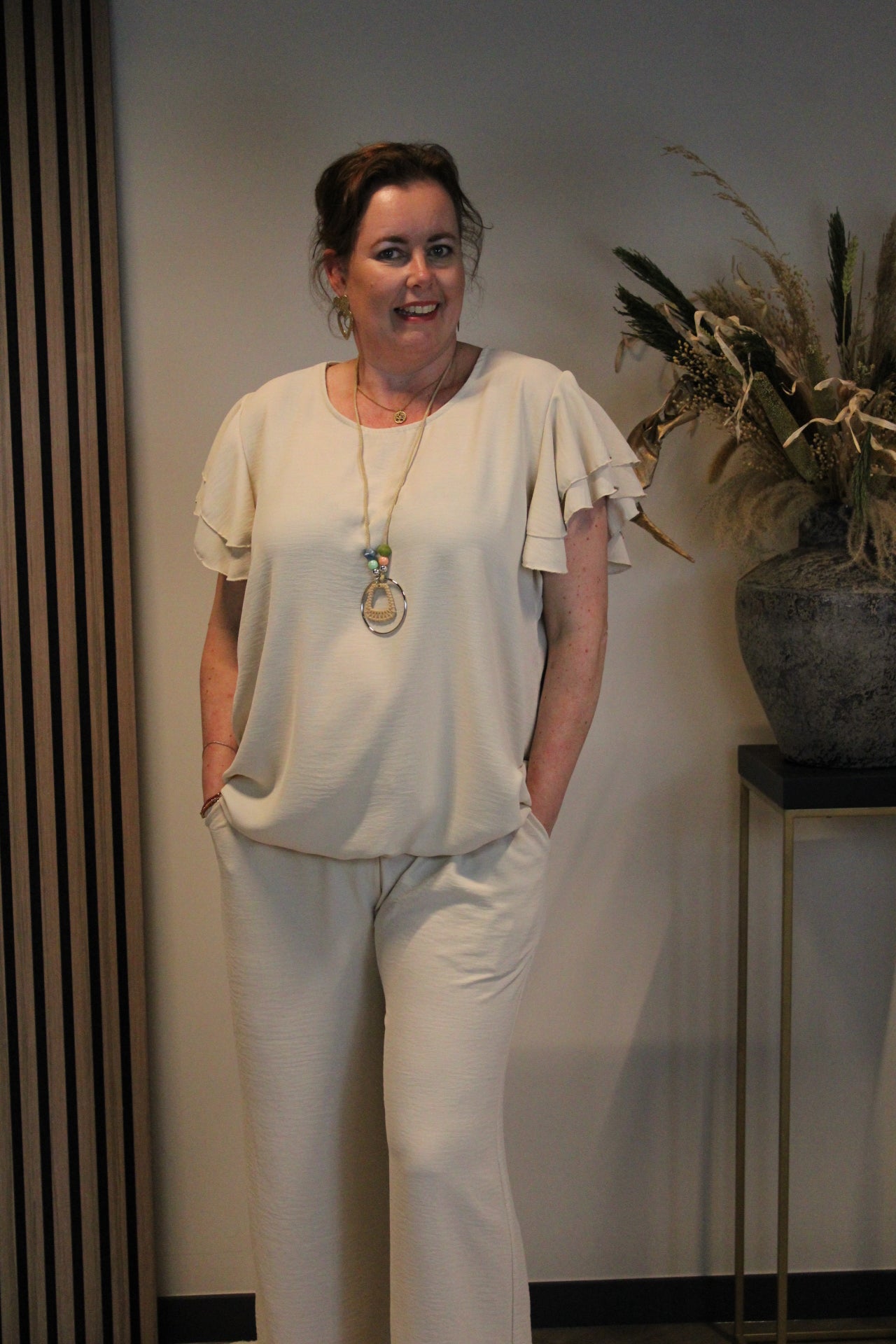 Vienne + gratis ketting | Blouse beige 40 t/m 48