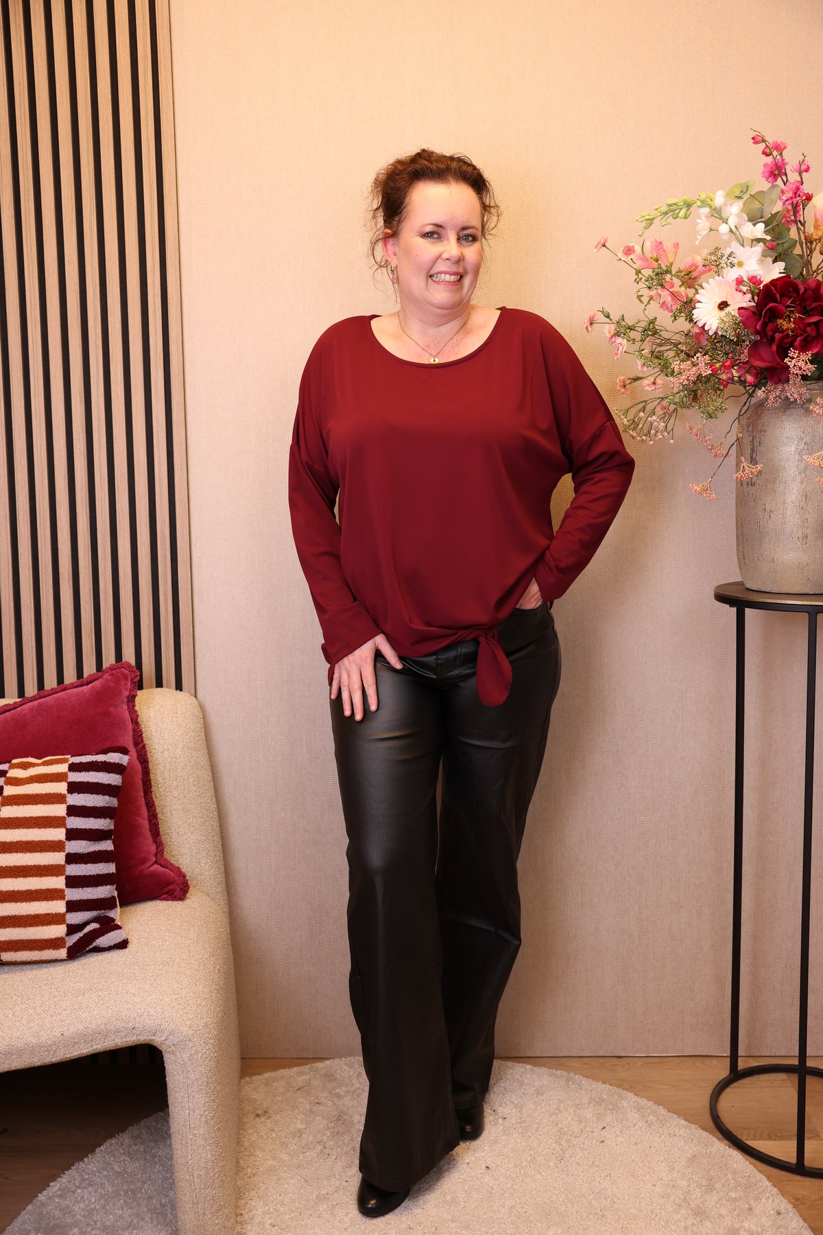 Kyra | Top bordeaux met knoop 40 - 48