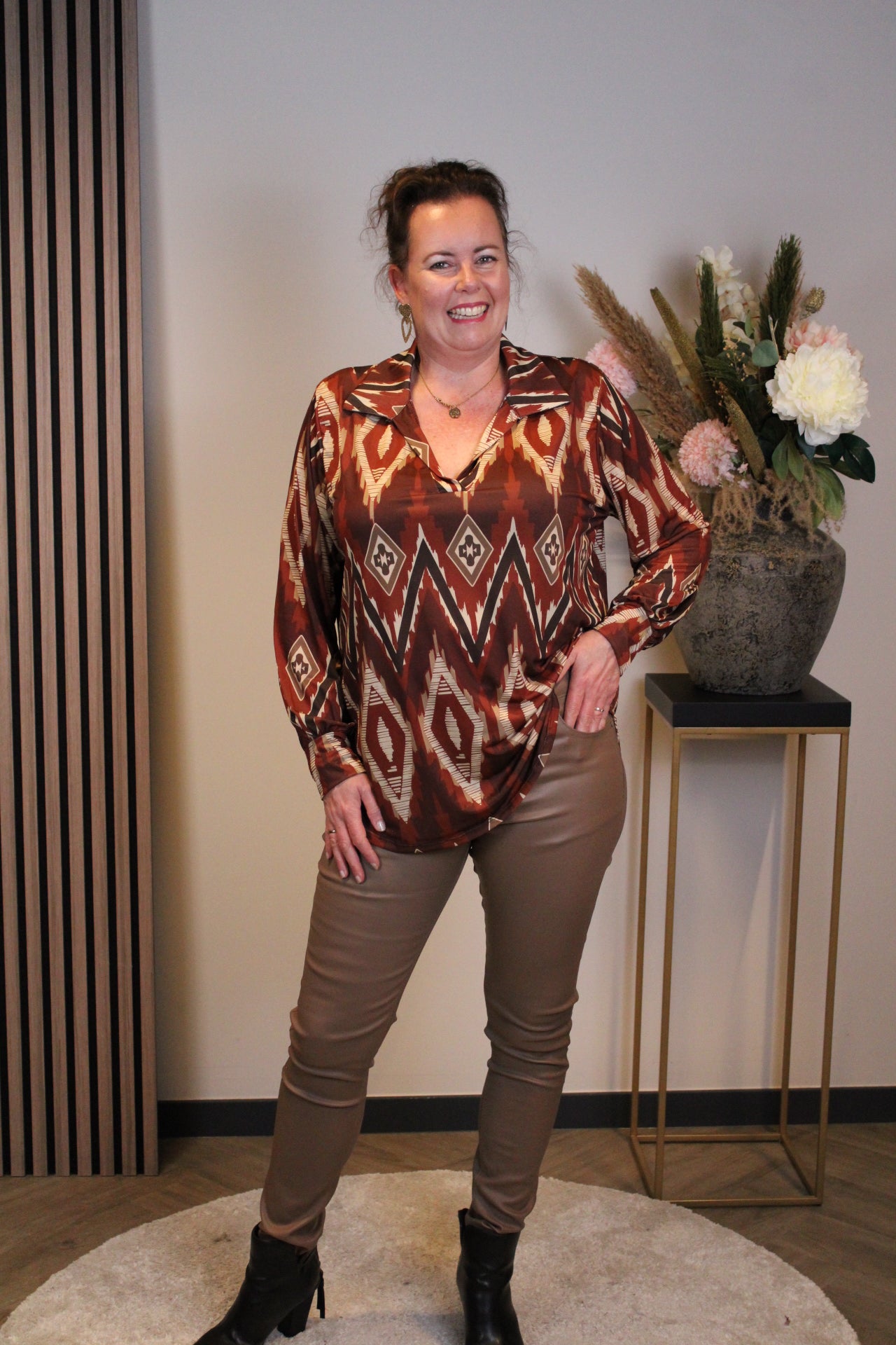 Lando | Blouse bruin met kraagje 48 t/m 52