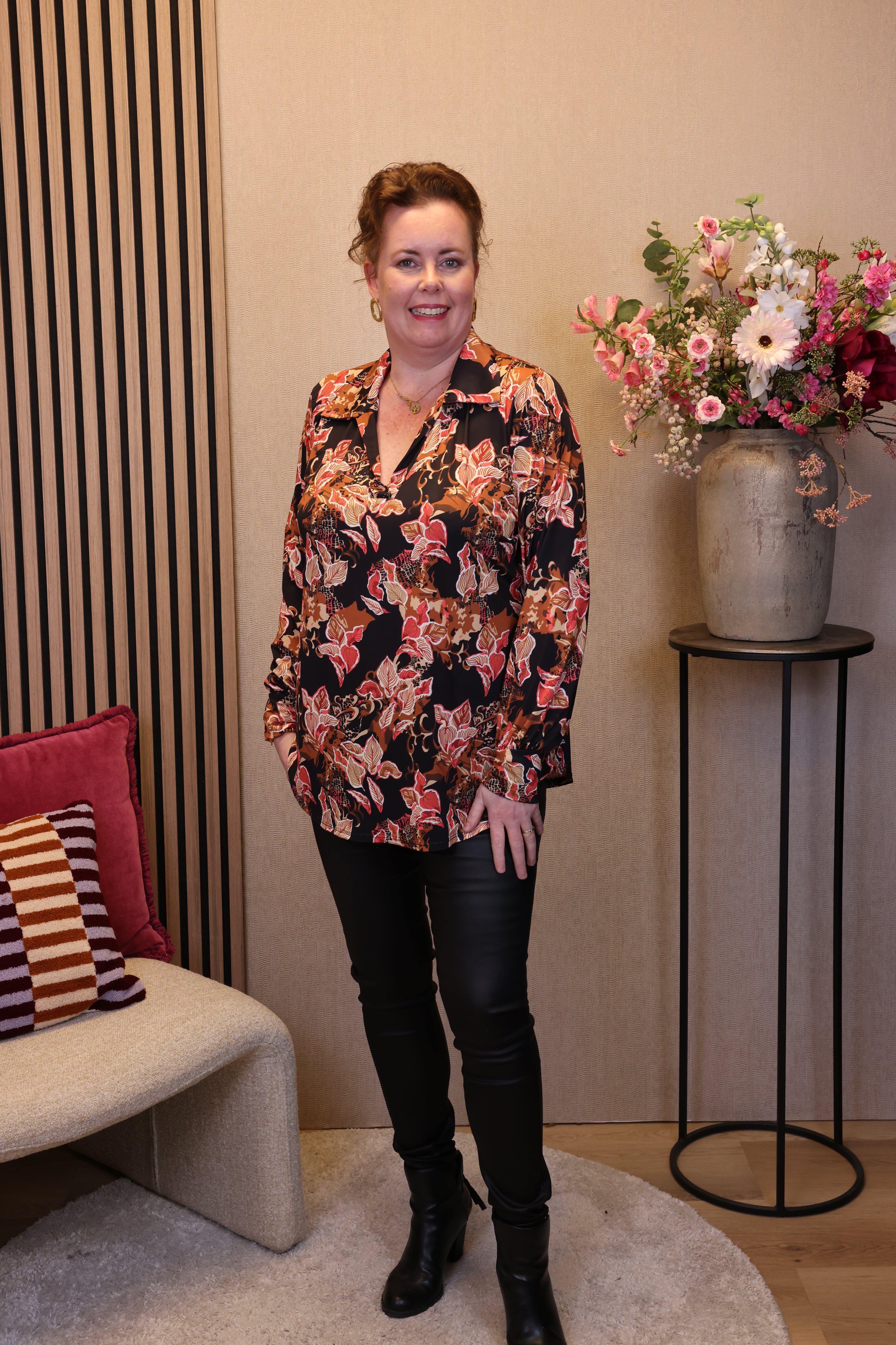 Farah | Blouse zwart met kraagje 38 t/m 48