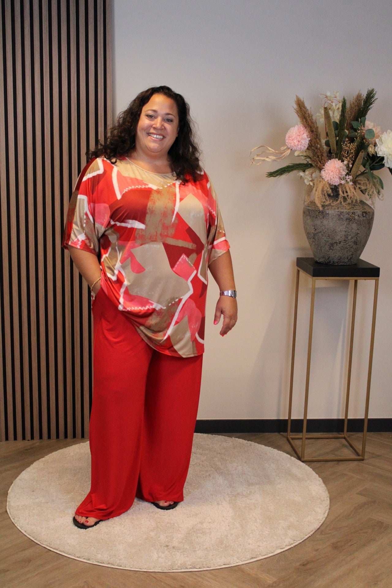 Ellen | Broek rood met zakken 48 t/m 54